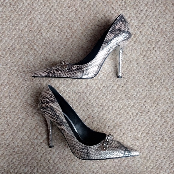 Beverly Feldman Vegan Snake Print Chain Pump 9.5 - Picture 4 of 5
